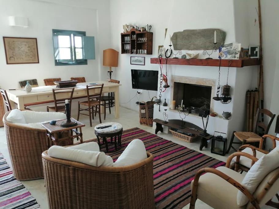 Vromolithos Casa Dei Melograni At Vourlidia Leros 빌라 외부 사진